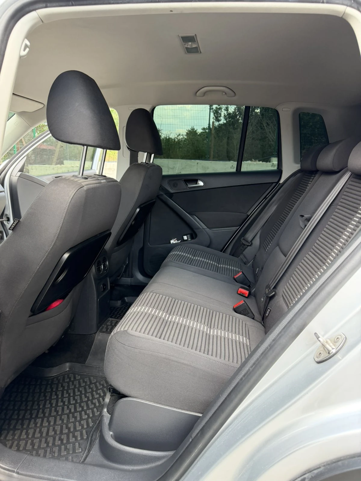 VW Tiguan, снимка 12 - Автомобили и джипове - 55235455
