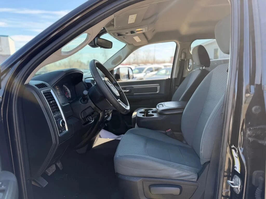 Dodge RAM 1500 Classic Tradesman Quad * АвтоКредит * (Цена до БГ), снимка 17 - Автомобили и джипове - 55418184