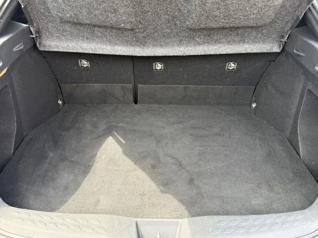 Toyota C-HR LE l FWD l CarPlay l Eco Vehicle l 2.0L l 4Cyl l | Mobile.bg � ����������� 13