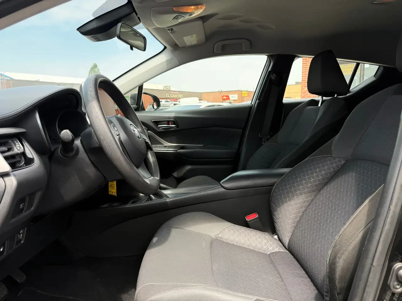 Toyota C-HR LE l FWD l CarPlay l Eco Vehicle l 2.0L l 4Cyl l | Mobile.bg � ����������� 17