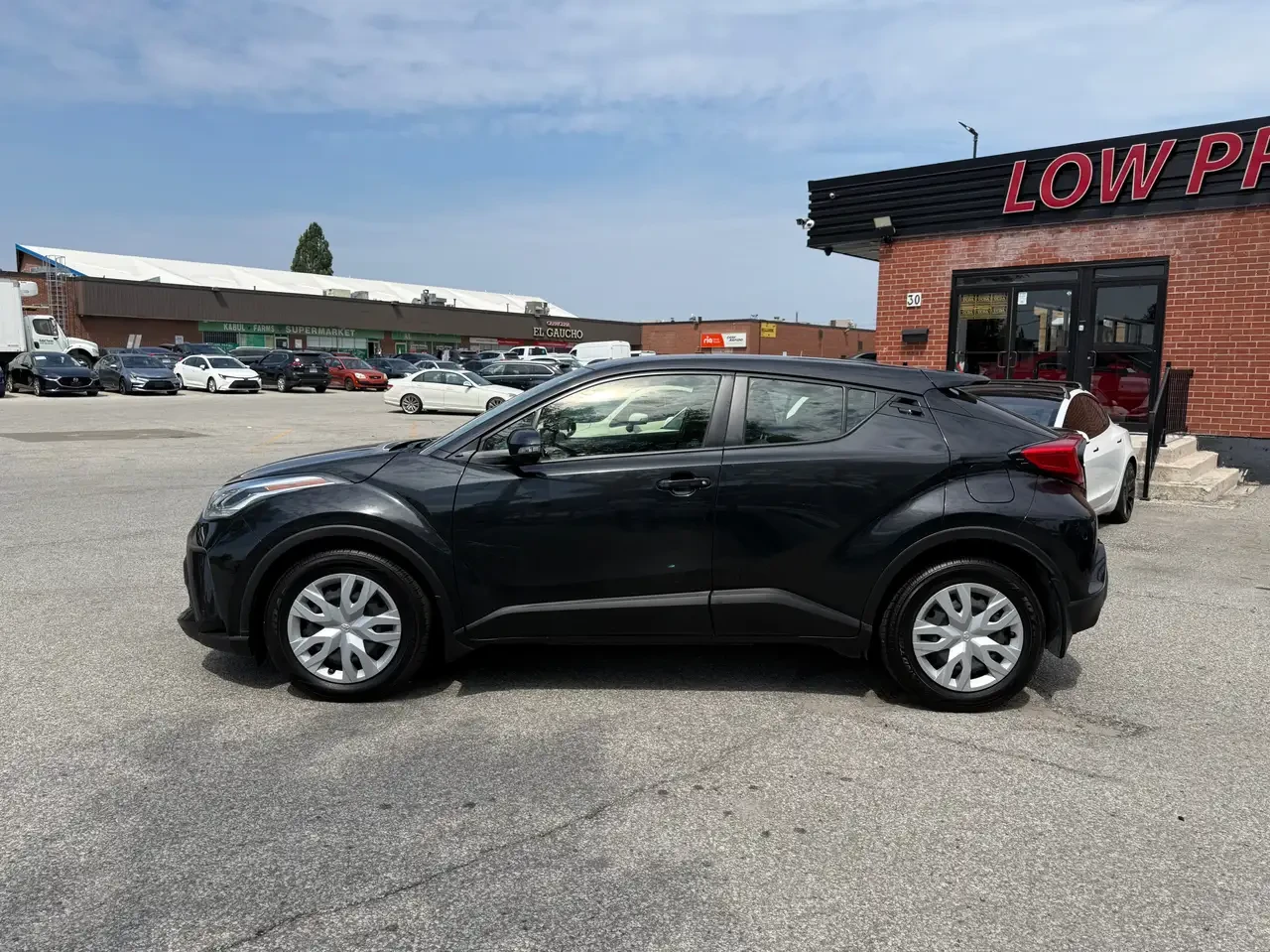 Toyota C-HR LE l FWD l CarPlay l Eco Vehicle l 2.0L l 4Cyl l | Mobile.bg � ����������� 5
