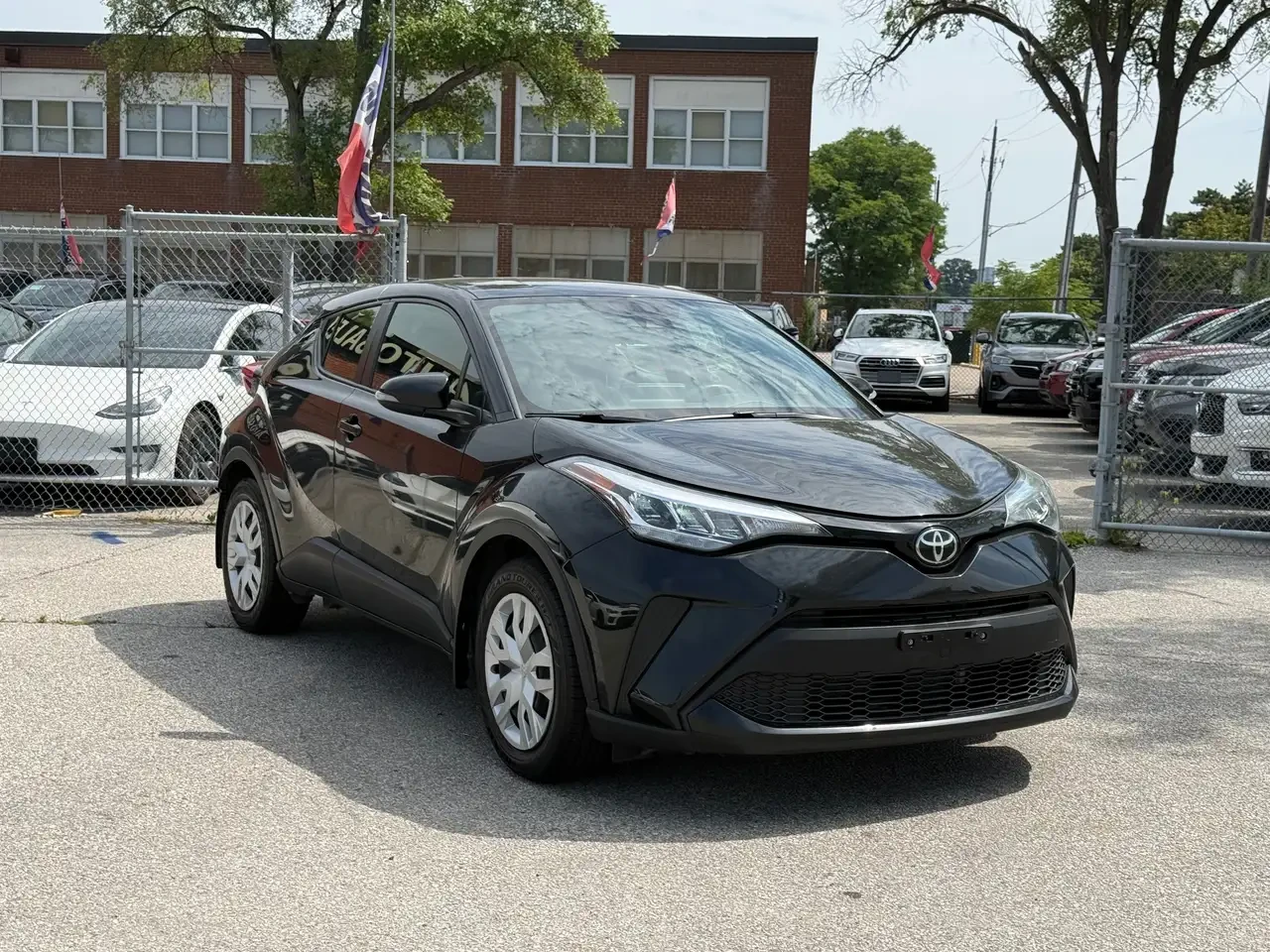 Toyota C-HR LE l FWD l CarPlay l Eco Vehicle l 2.0L l 4Cyl l | Mobile.bg � ����������� 10