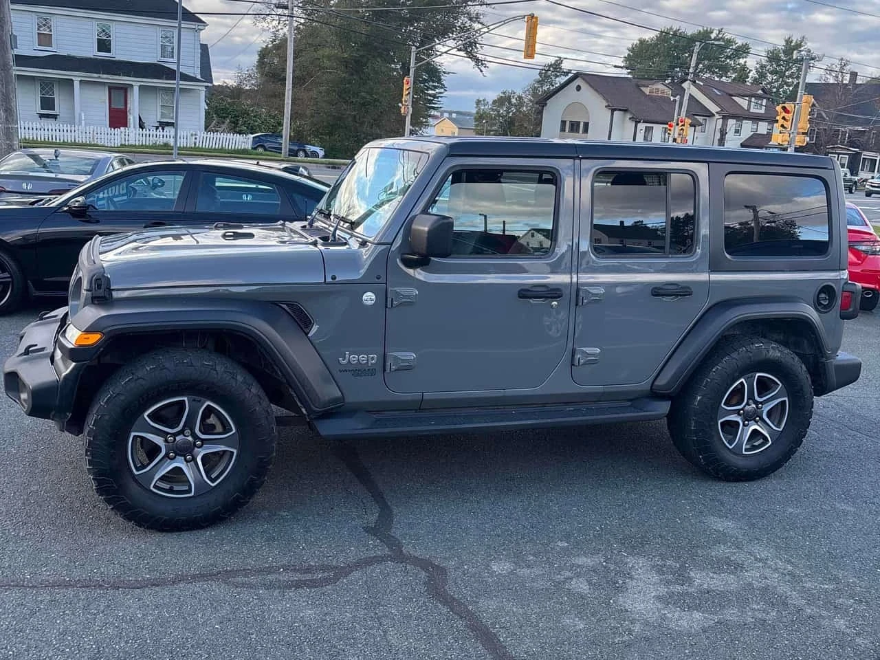 Jeep Wrangler  Sport * CARFAX * БЕЗ ПЪРВОНАЧАЛНА ВНОСКА, снимка 2 - Автомобили и джипове - 56170179