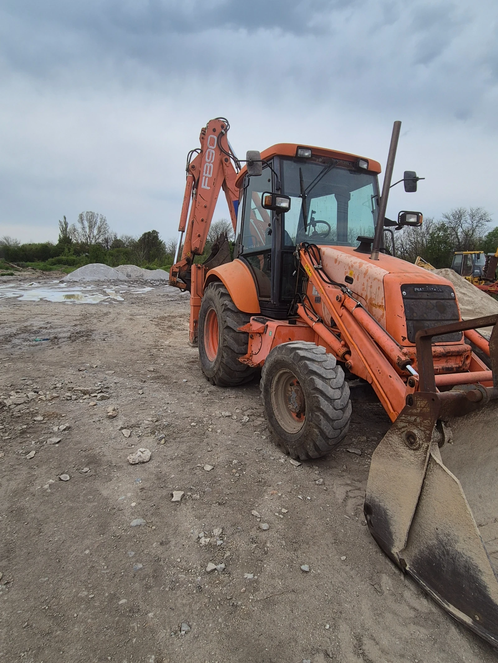 Багер FIAT Hitachi Fb90, снимка 3 - Индустриална техника - 54260046