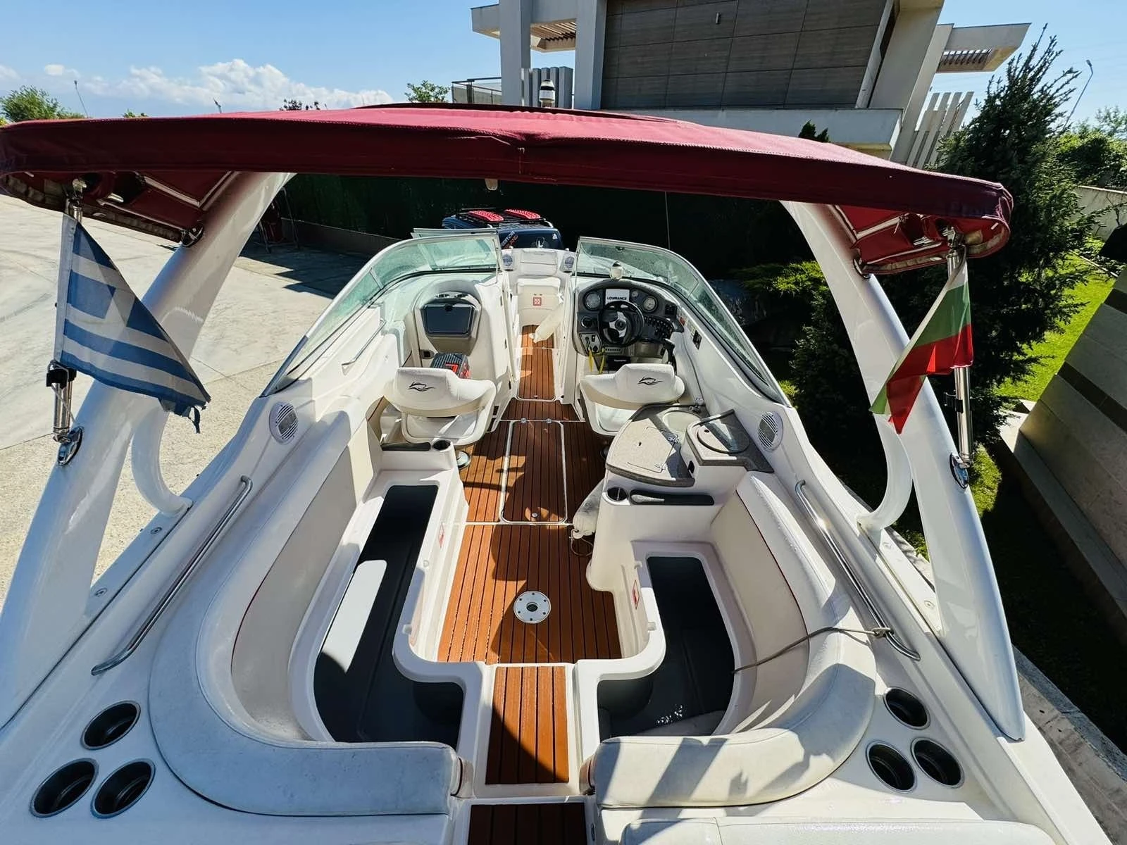 Моторна яхта Rinker Captiva 276 - изображение 7