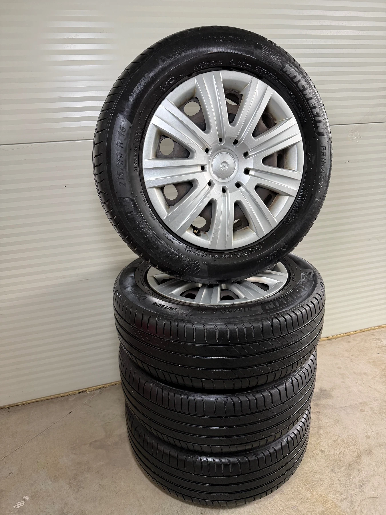 ���� � ������ 215/60R16 | Mobile.bg � ����������� 2