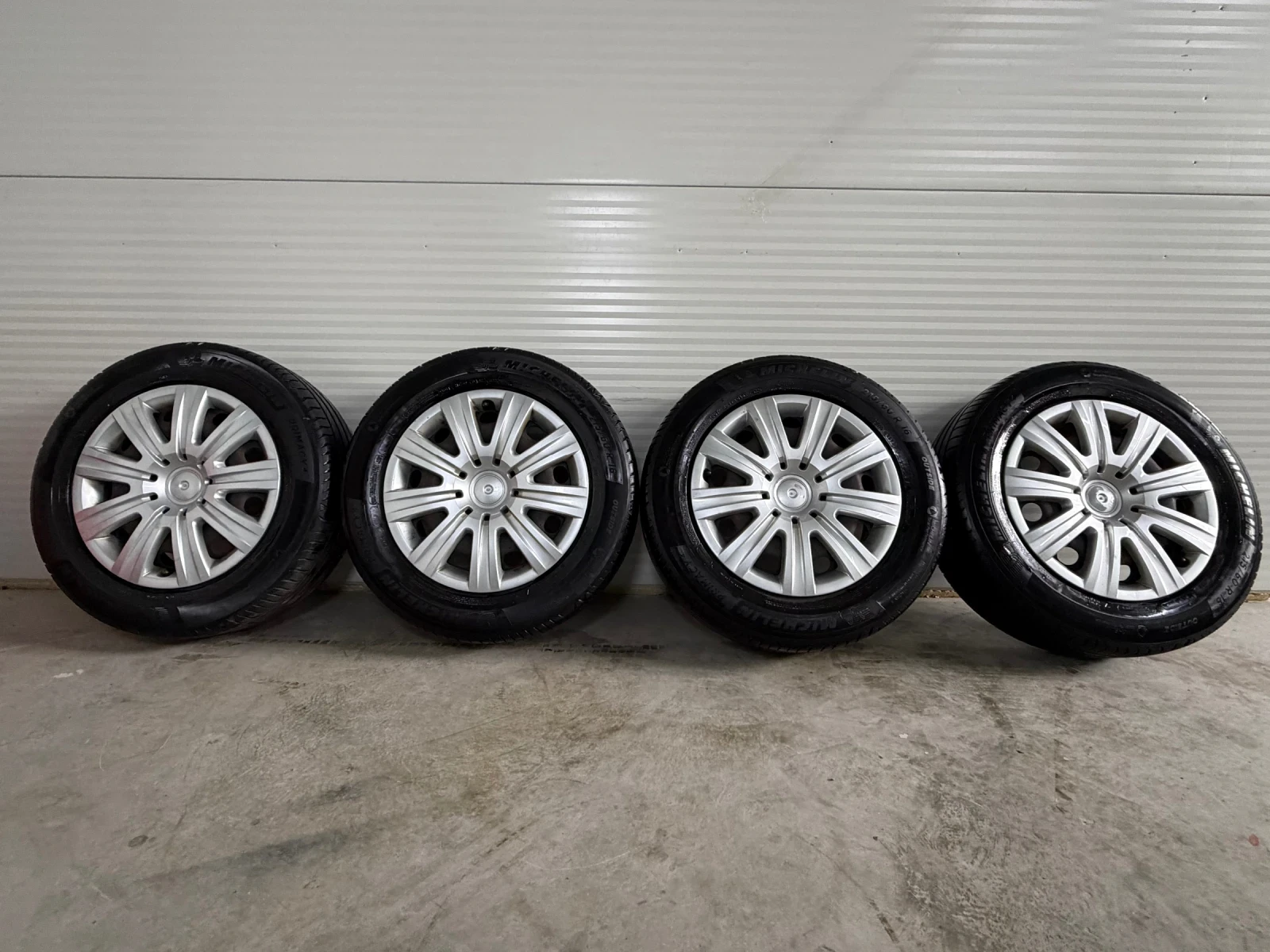 ���� � ������ 215/60R16 | Mobile.bg � ����������� 3