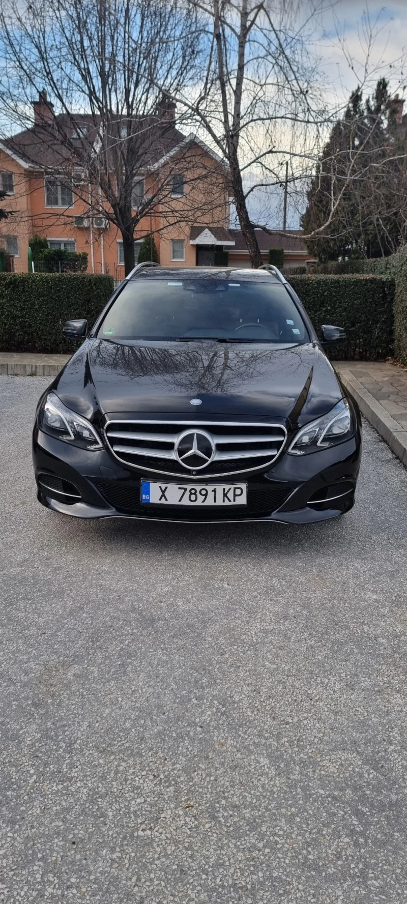 Mercedes-Benz E 220, снимка 1 - Автомобили и джипове - 47443403