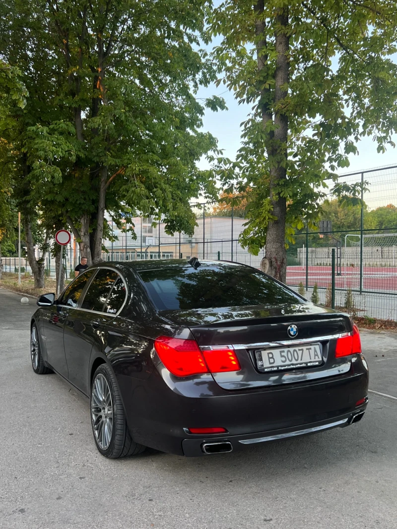 BMW 740 Reihe, снимка 3 - Автомобили и джипове - 47046548