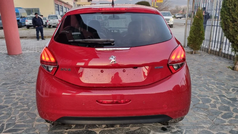 Peugeot 208 1.6 BLUE HDI, снимка 6 - Автомобили и джипове - 48018467