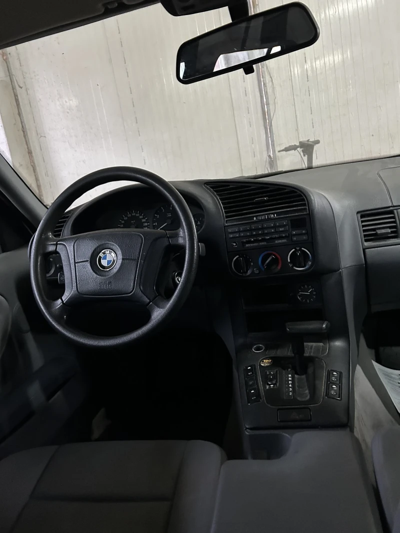 BMW 318 2.0, снимка 5 - Автомобили и джипове - 48434713