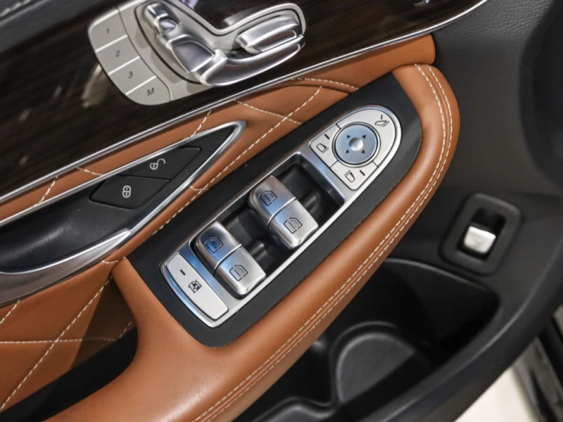 Mercedes-Benz C 43 AMG DESIGNO / NIGHT PKG / BURMESTER / PREMIUM PKG, снимка 11 - Автомобили и джипове - 52677787