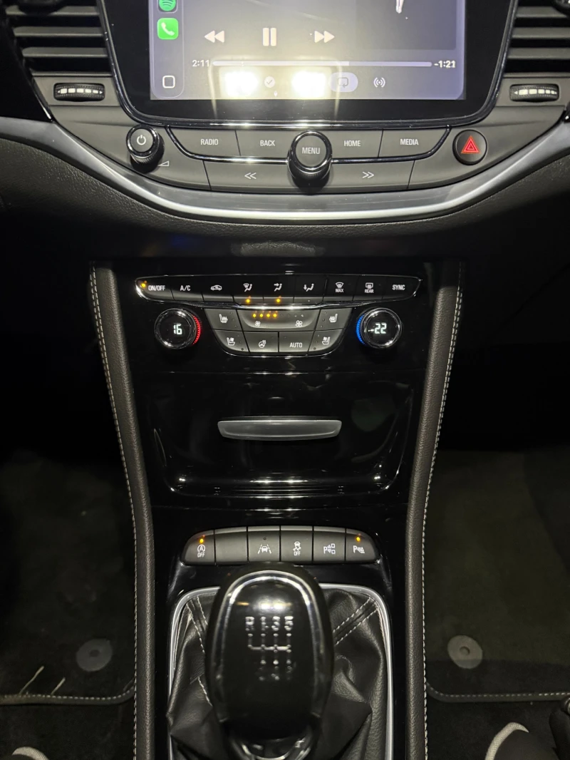 Opel Astra IntelliLux / AGR, снимка 9 - Автомобили и джипове - 52888070