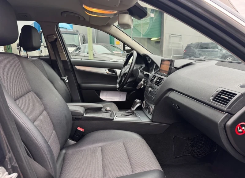 Mercedes-Benz C 220 AVANTGARDE ТОП! , снимка 4 - Автомобили и джипове - 52897921