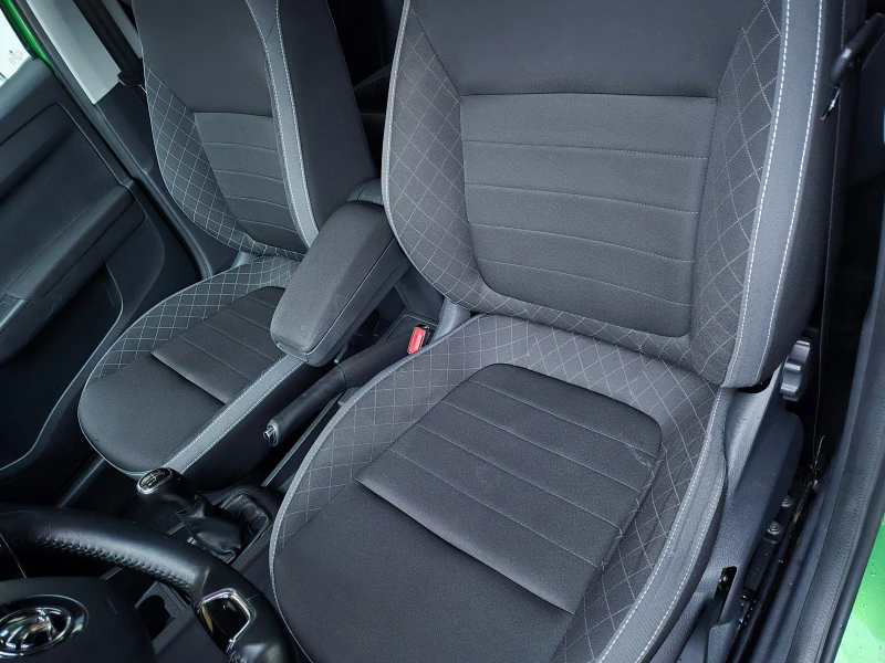 Skoda Fabia, снимка 13 - Автомобили и джипове - 53585285