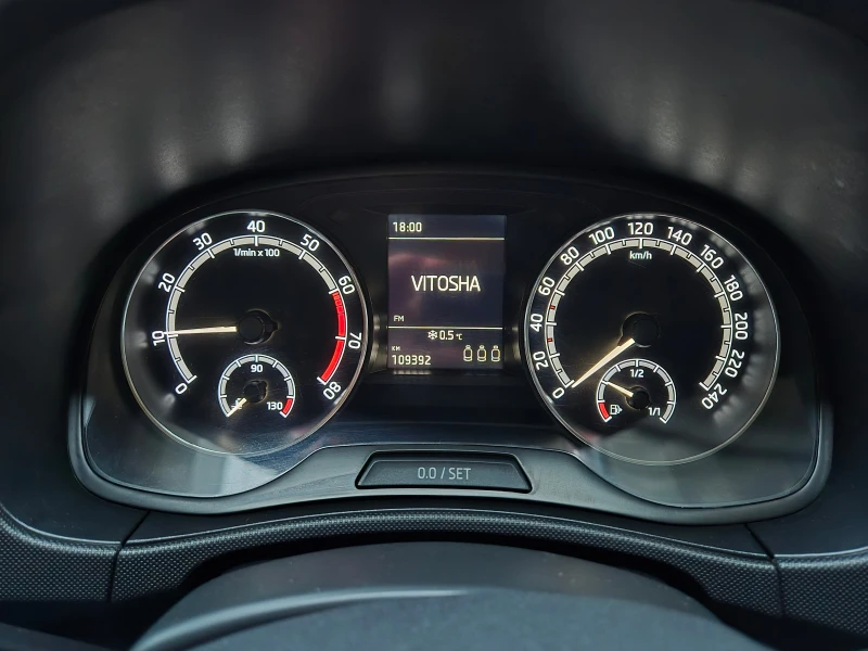 Skoda Fabia, снимка 11 - Автомобили и джипове - 53585285