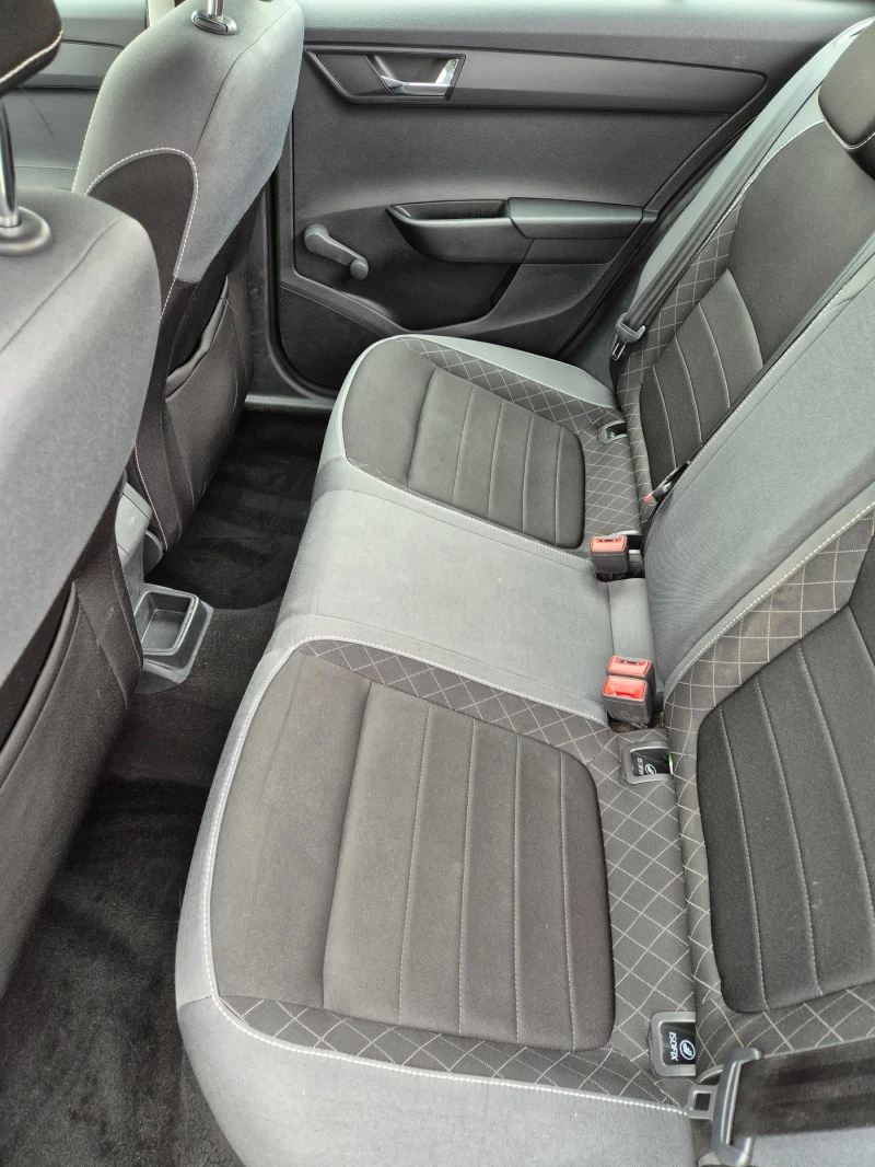 Skoda Fabia, снимка 14 - Автомобили и джипове - 53585285