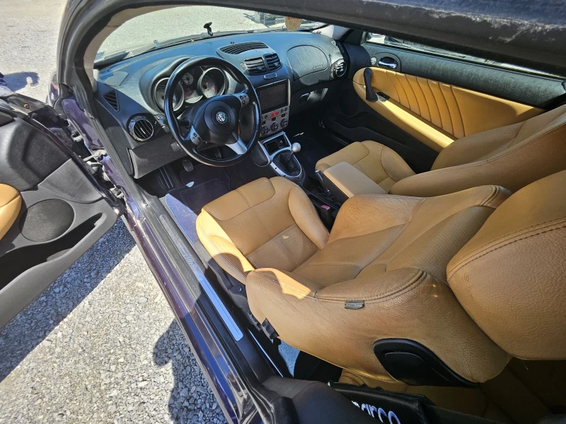 Alfa Romeo Gt 2.0 GT ОТЛИЧНА - 4500 лв. - 26191119 | Car24.bg