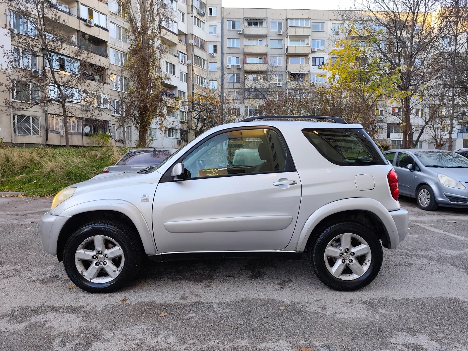 Toyota Rav4  2.0 D-4D  4x4 * КЛИМАТРОНИК* ! !ТОП! - изображение 2