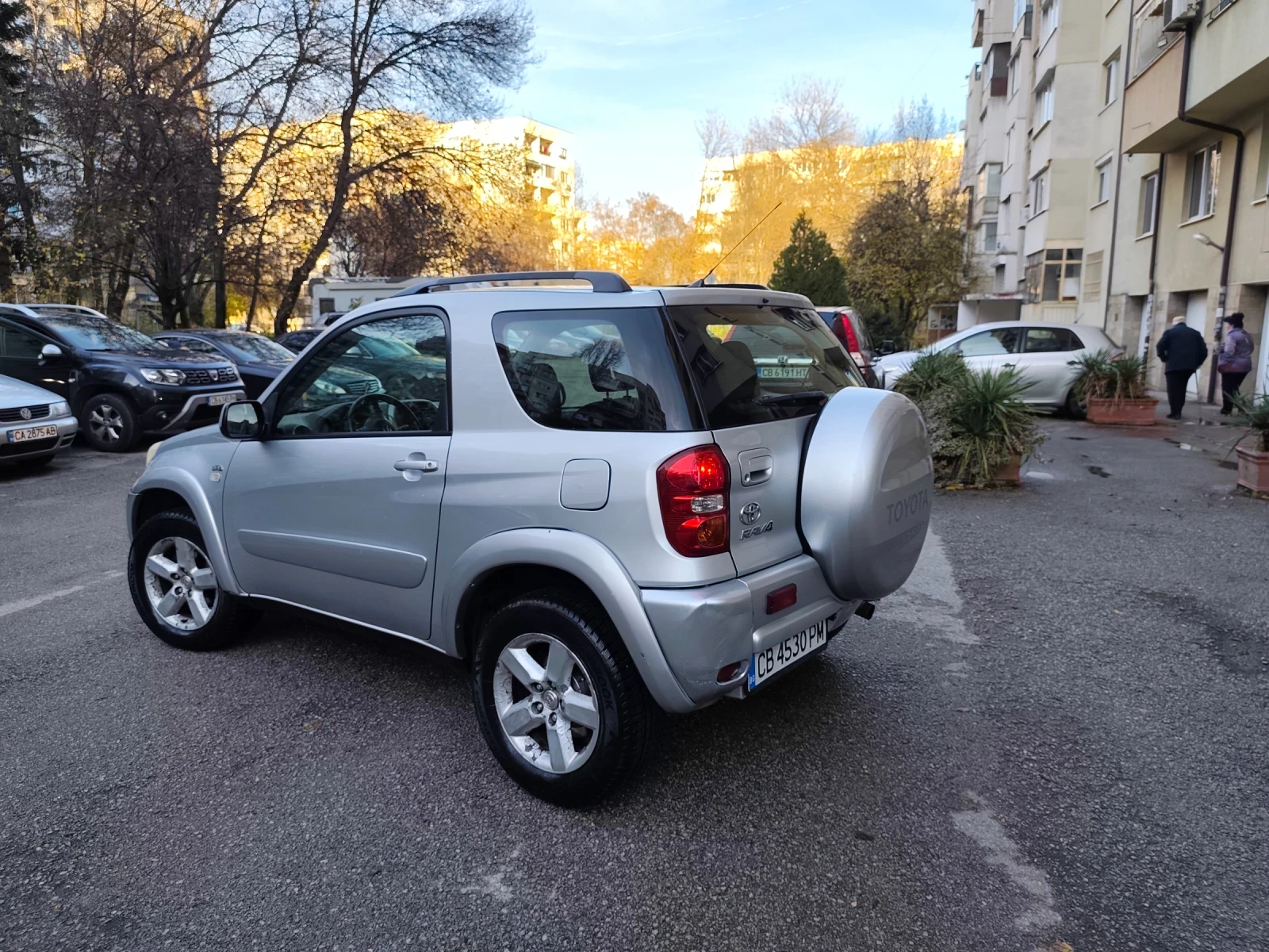 Toyota Rav4  2.0 D-4D  4x4 * КЛИМАТРОНИК* ! !ТОП! - изображение 3