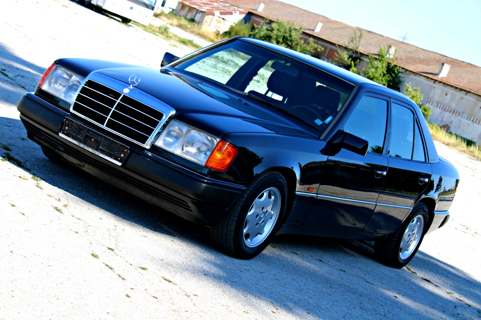 Mercedes-Benz 124 200-E КАТО НОВ - изображение 7