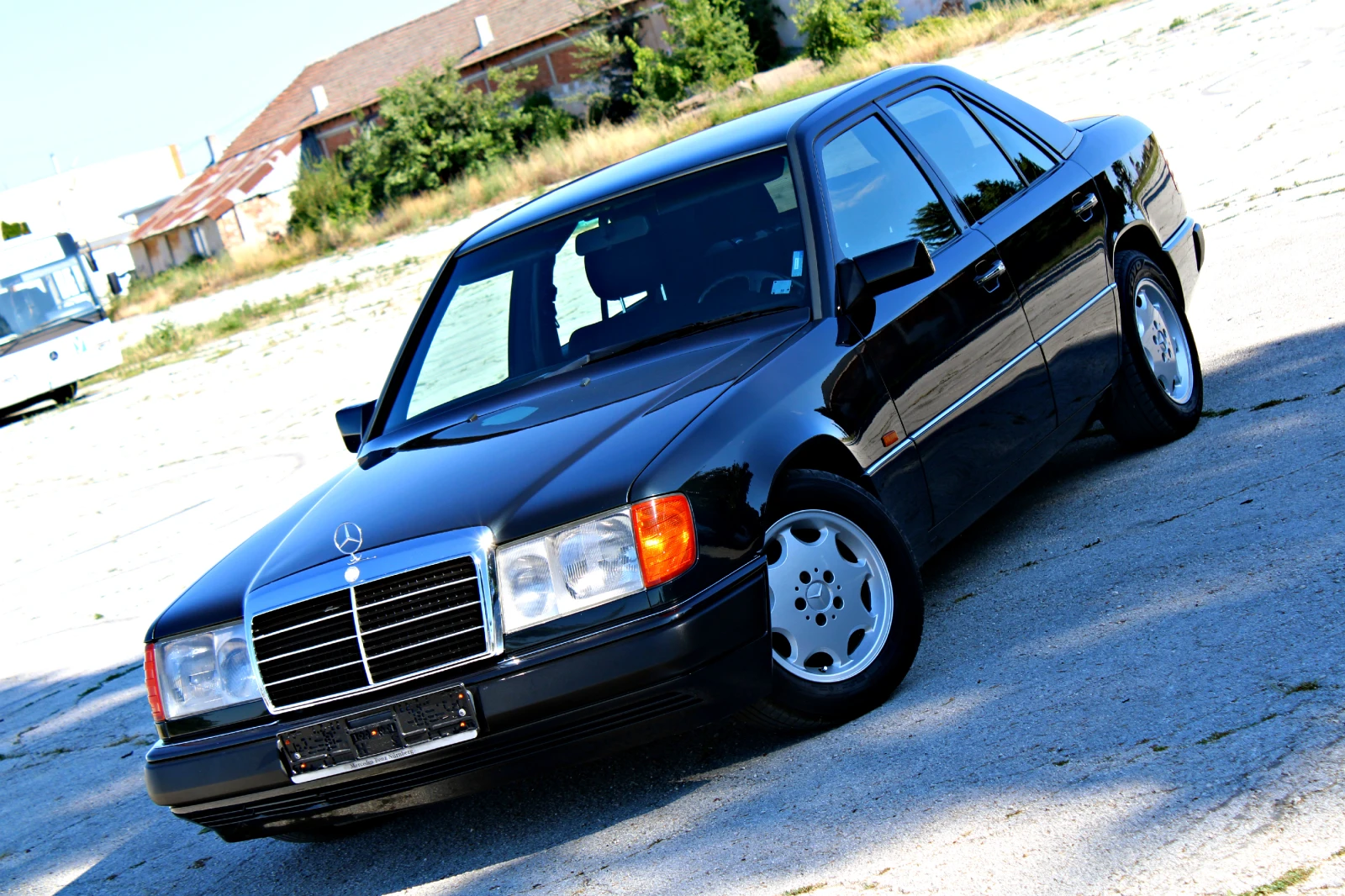 Mercedes-Benz 124 200-E КАТО НОВ - изображение 3