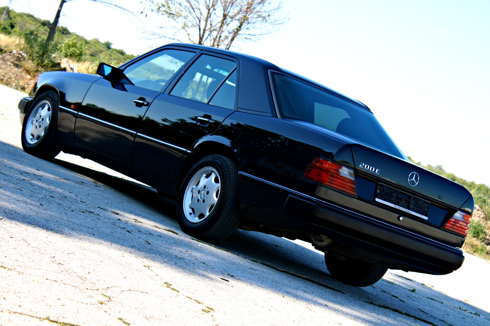 Mercedes-Benz 124 200-E КАТО НОВ - изображение 8