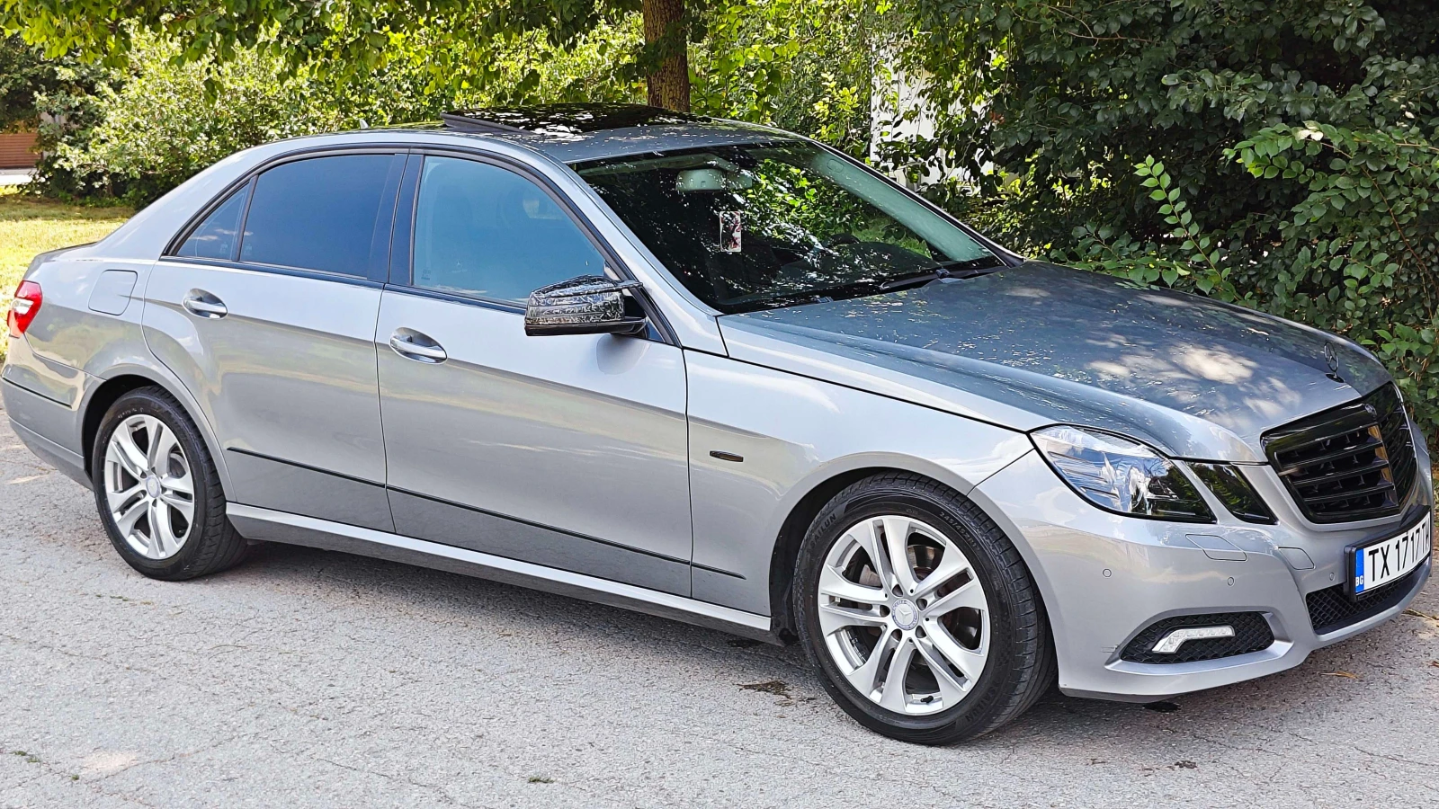 Mercedes-Benz E 220  - изображение 3