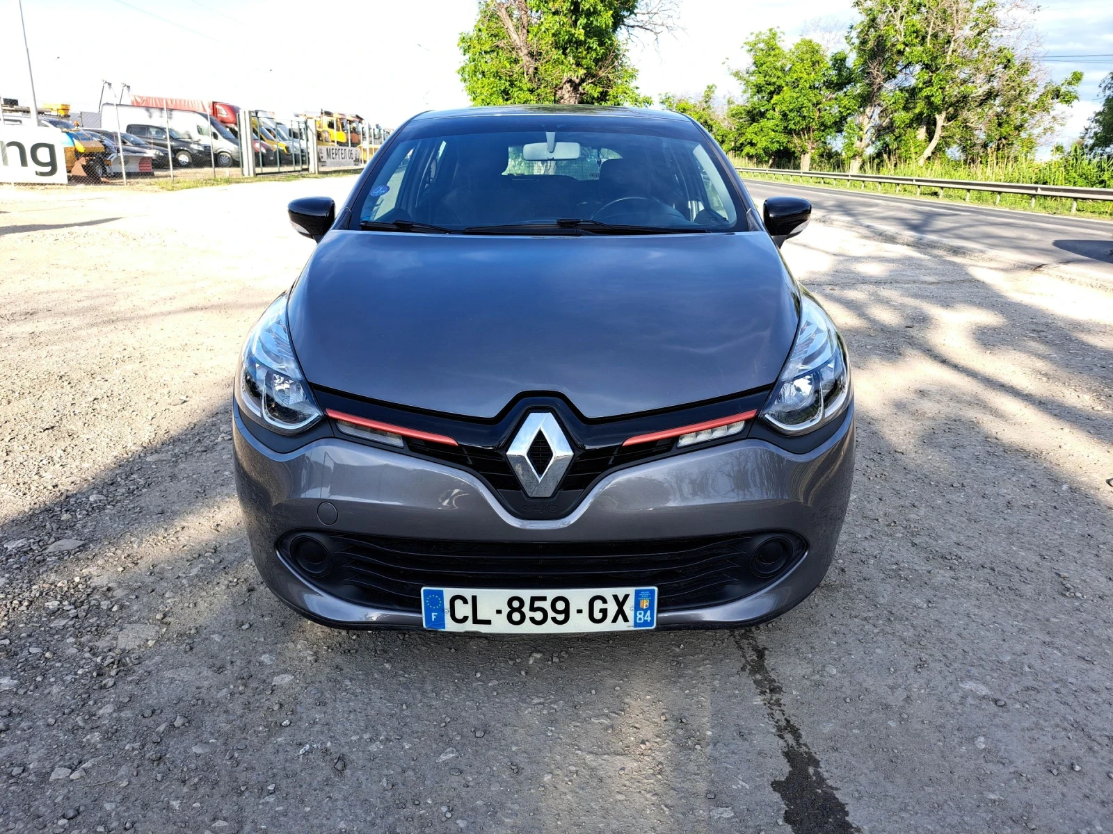 Renault Clio 0.9i - изображение 2