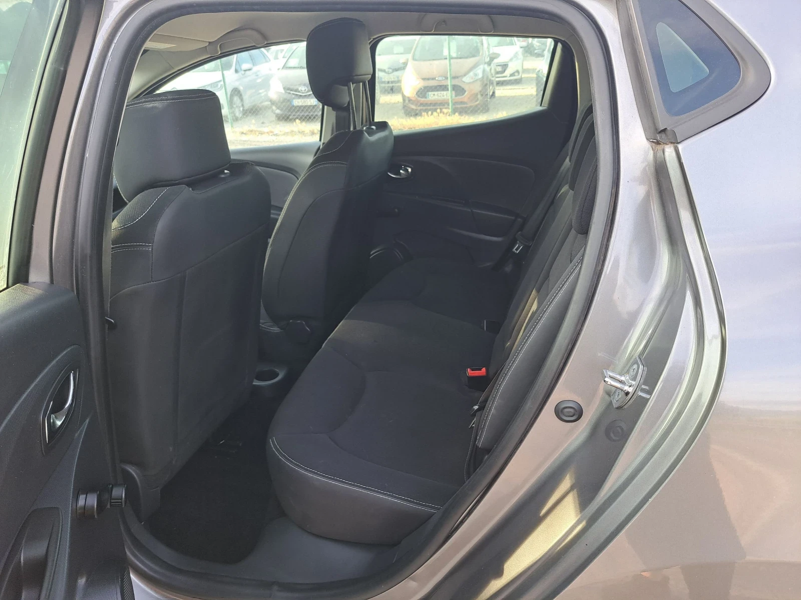 Renault Clio 0.9i - изображение 10