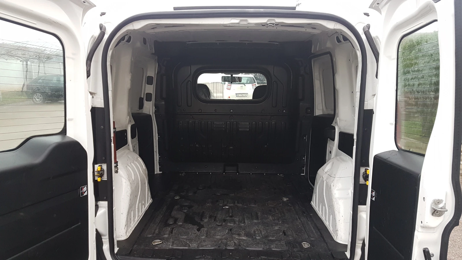 Opel Combo 1.3d 90кс - изображение 9