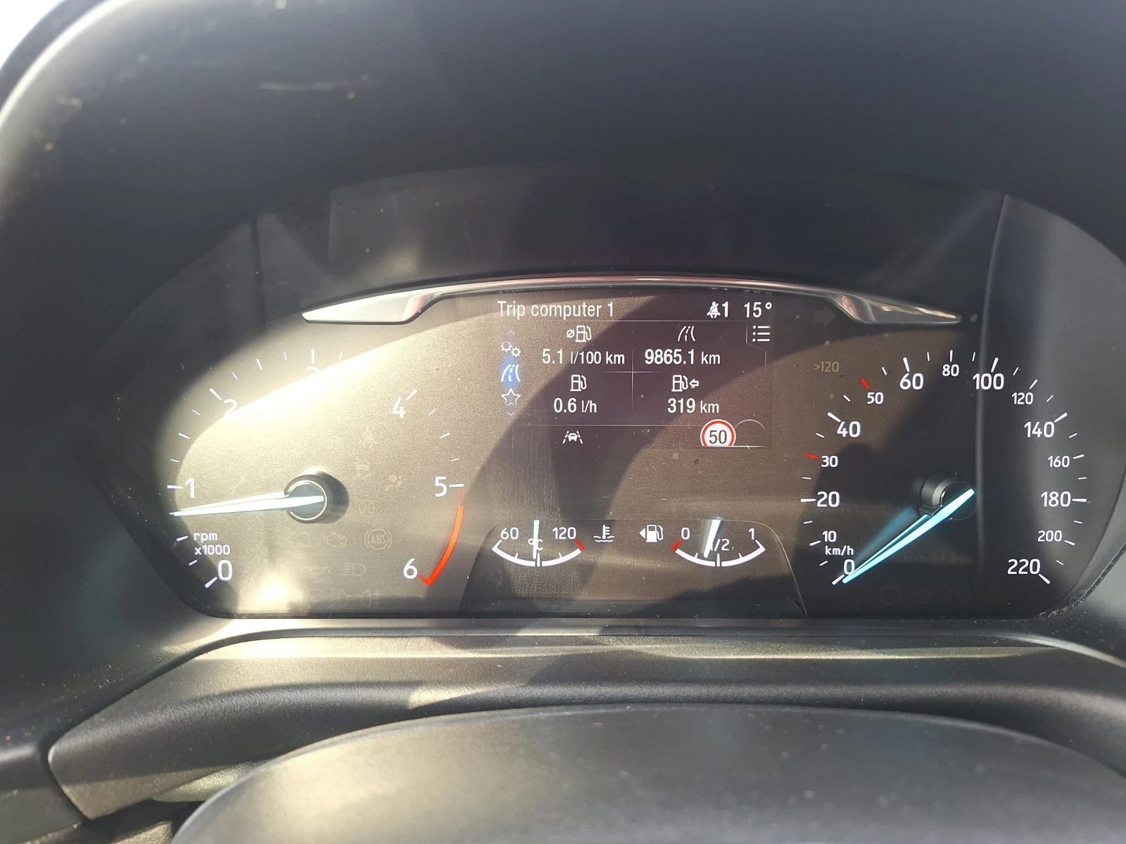 Ford Fiesta Activ, снимка 9 - Автомобили и джипове - 53786549