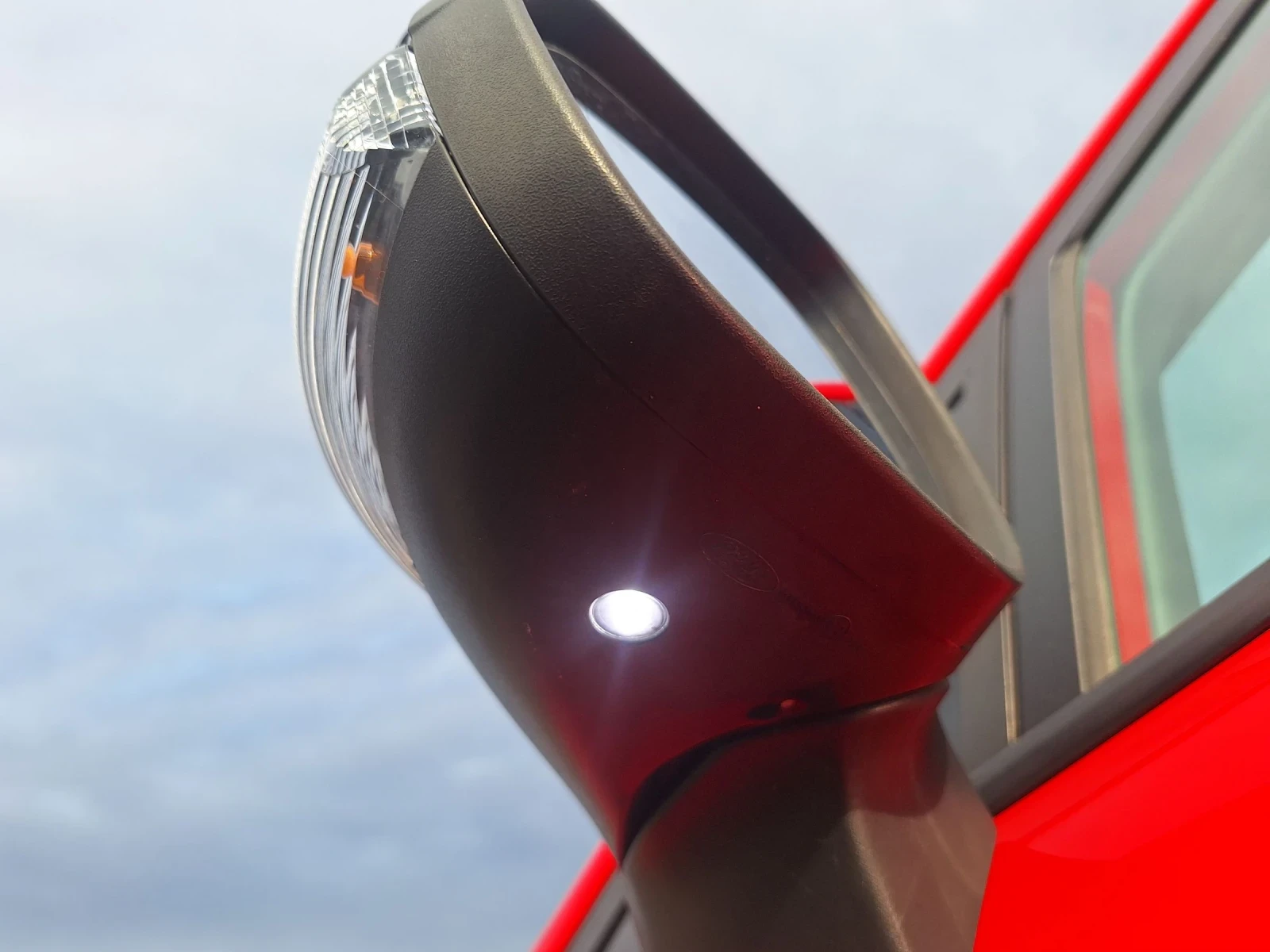 Ford Fiesta Activ, снимка 15 - Автомобили и джипове - 53786549