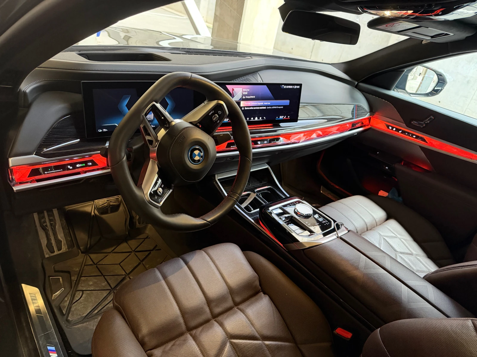 BMW i7, снимка 11 - Автомобили и джипове - 53993404