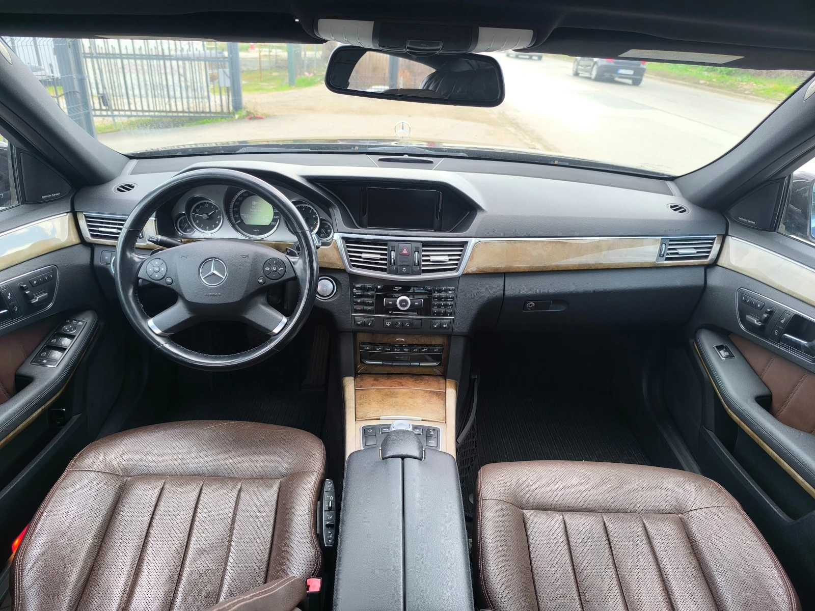 Mercedes-Benz E 500 Е 550 AMG / Harman Kardon / 7G tronic, снимка 9 - Автомобили и джипове - 53997214
