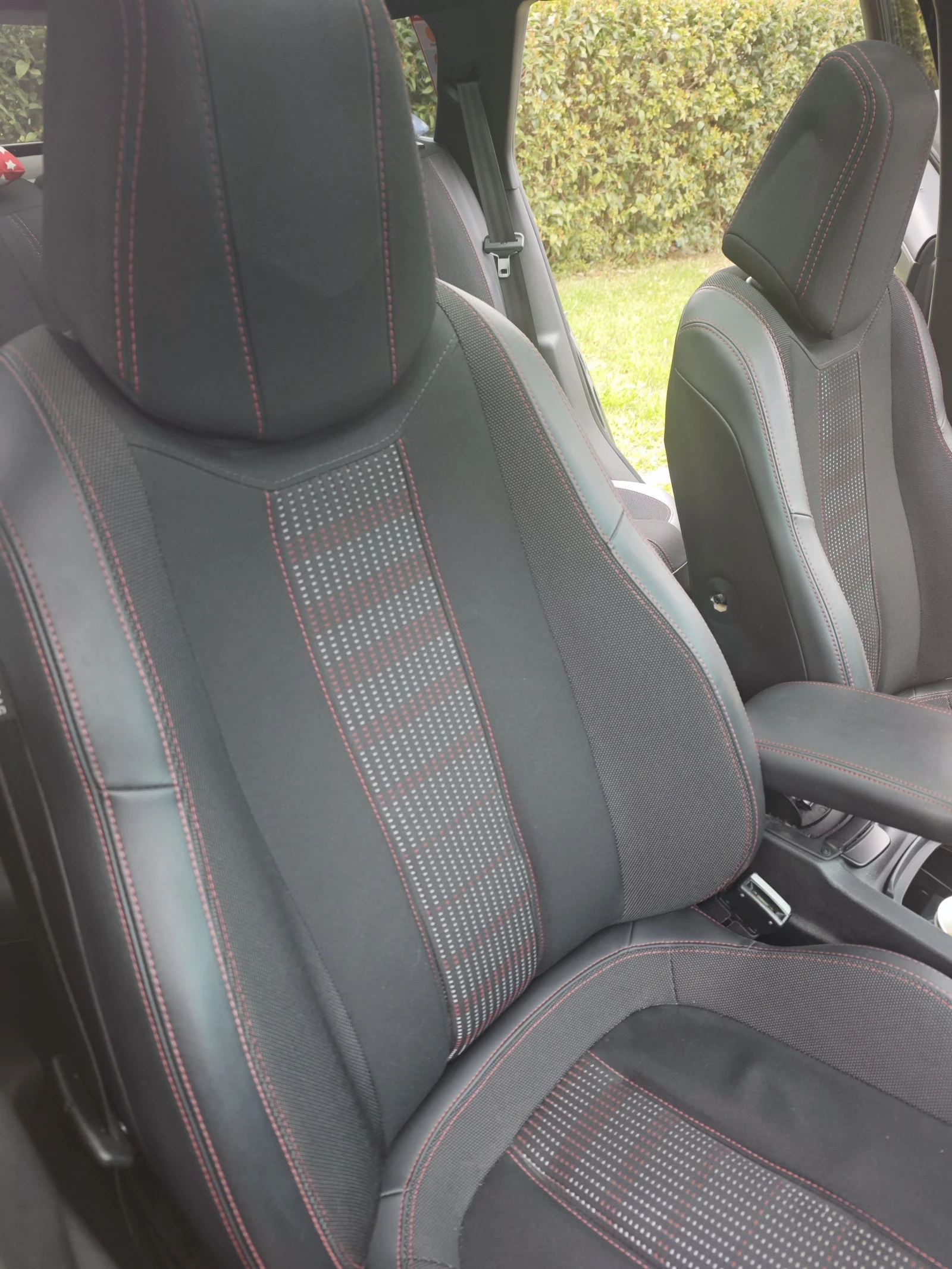 Peugeot 308 GT line, снимка 12 - Автомобили и джипове - 54030205