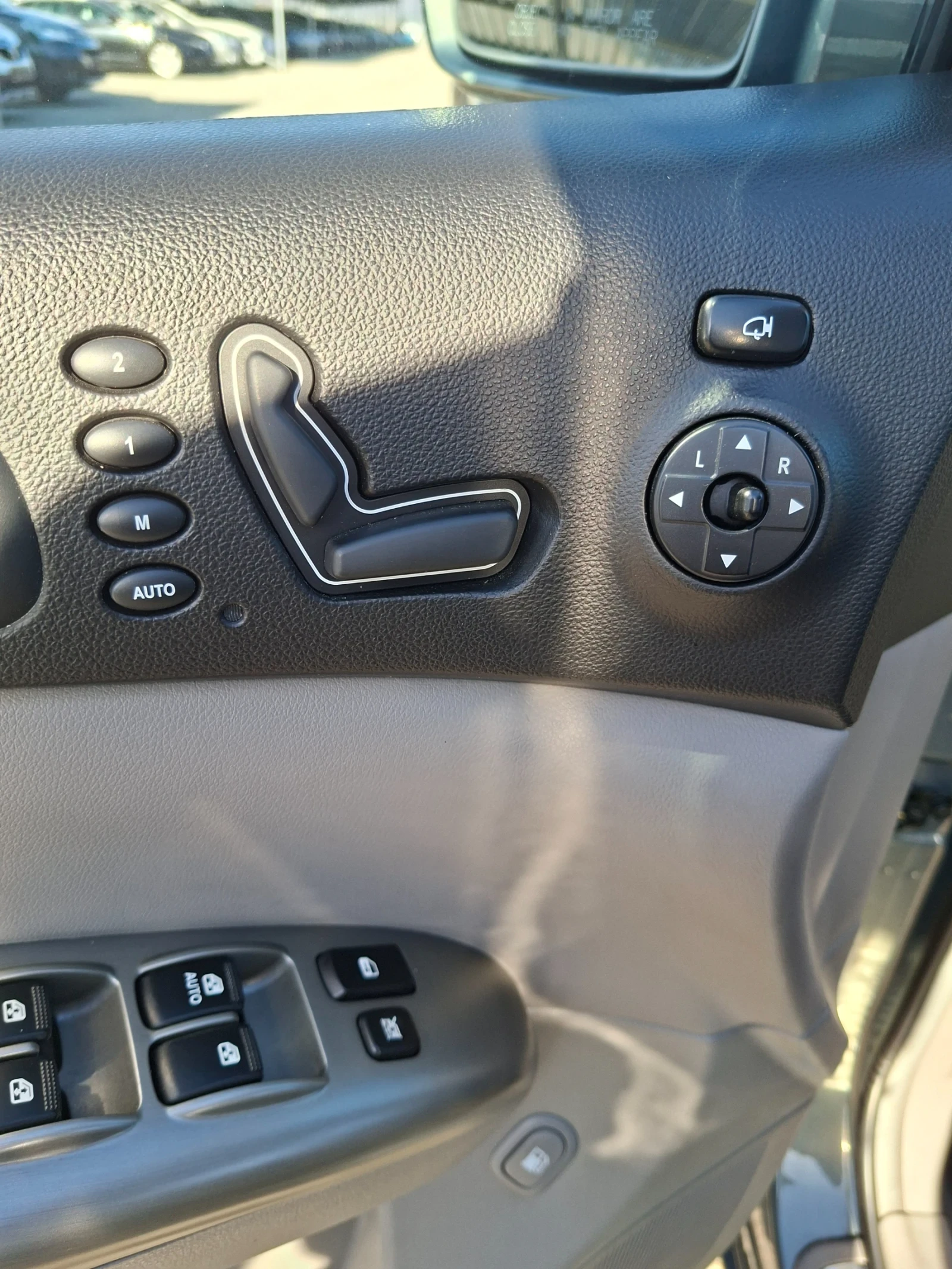 Kia Carnival 2, 9 crdi, снимка 11 - Автомобили и джипове - 54177676