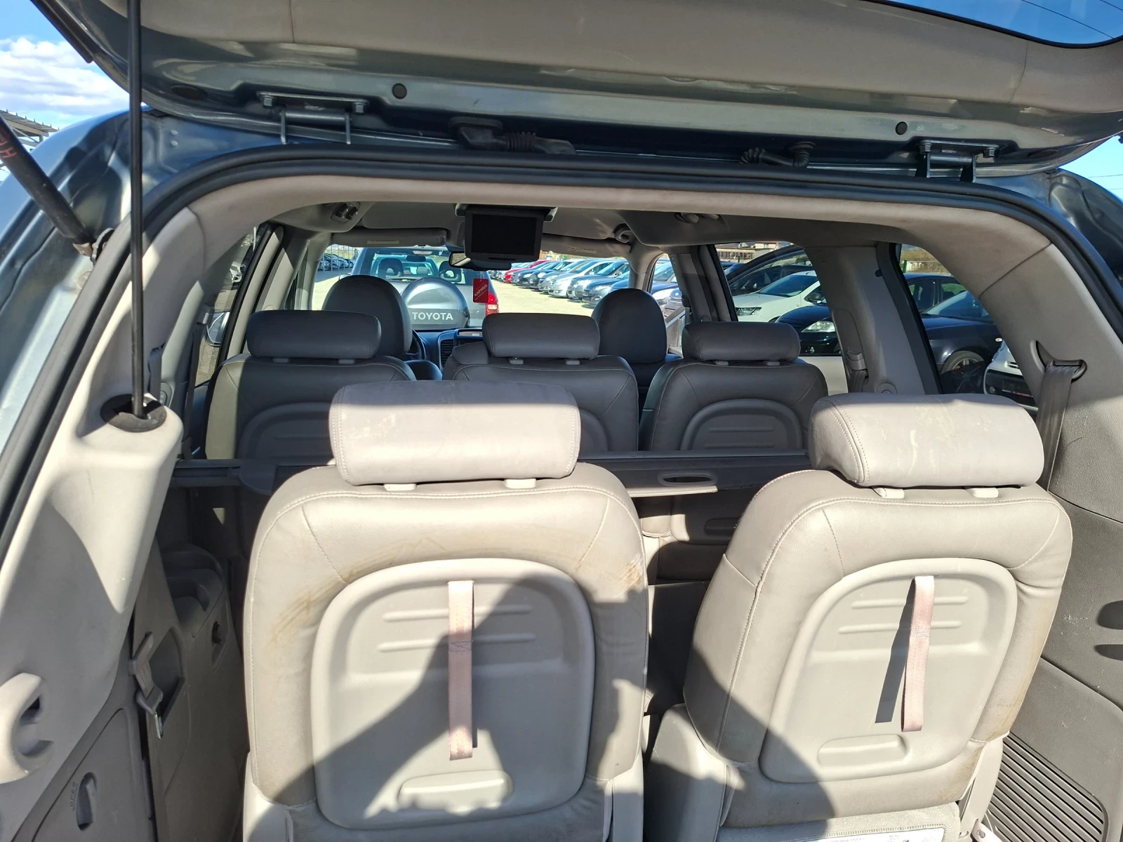 Kia Carnival 2, 9 crdi, снимка 16 - Автомобили и джипове - 54177676