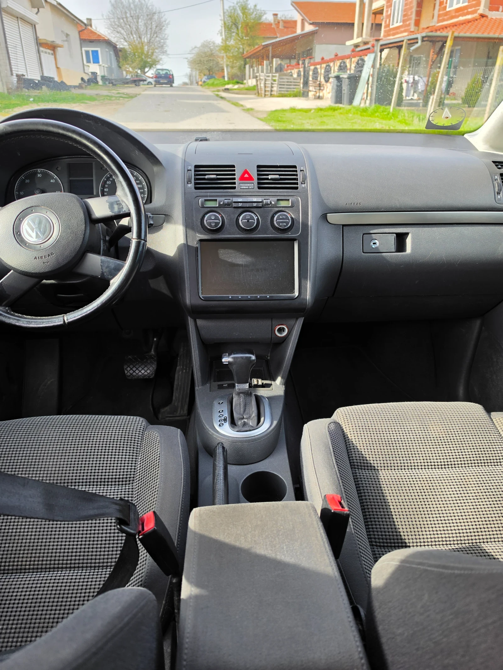 VW Touran, снимка 6 - Автомобили и джипове - 54215566