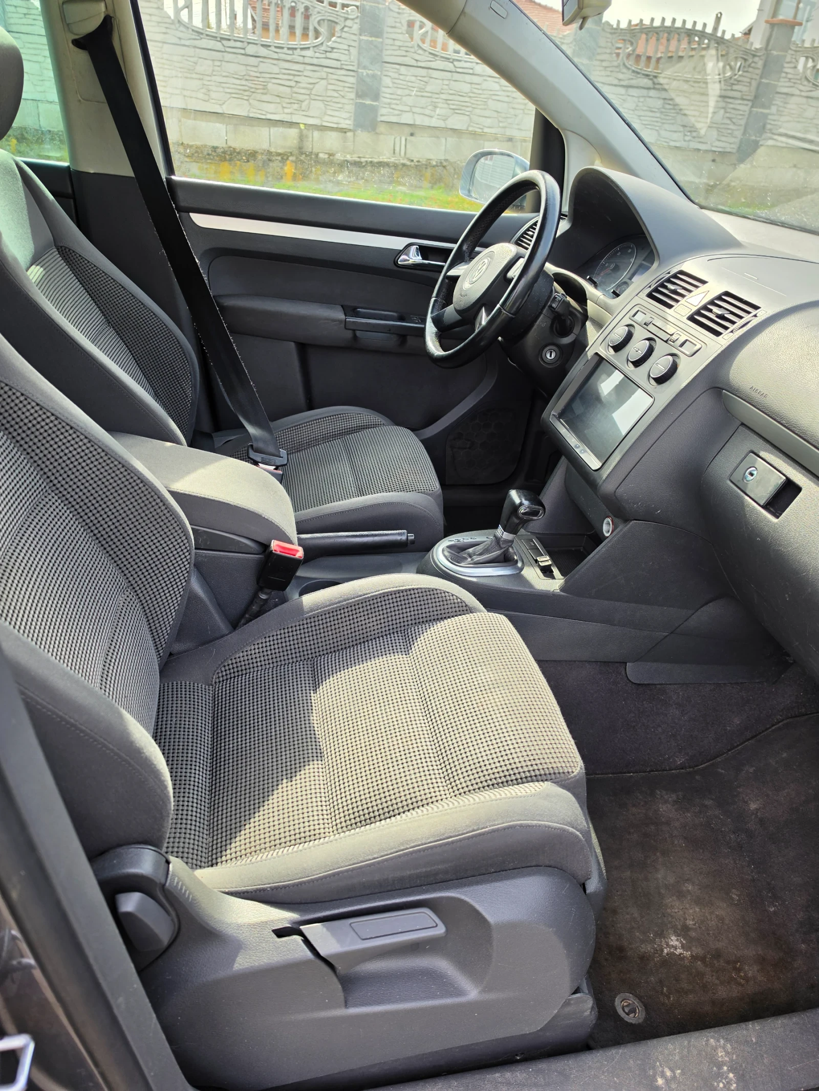 VW Touran, снимка 2 - Автомобили и джипове - 54215566