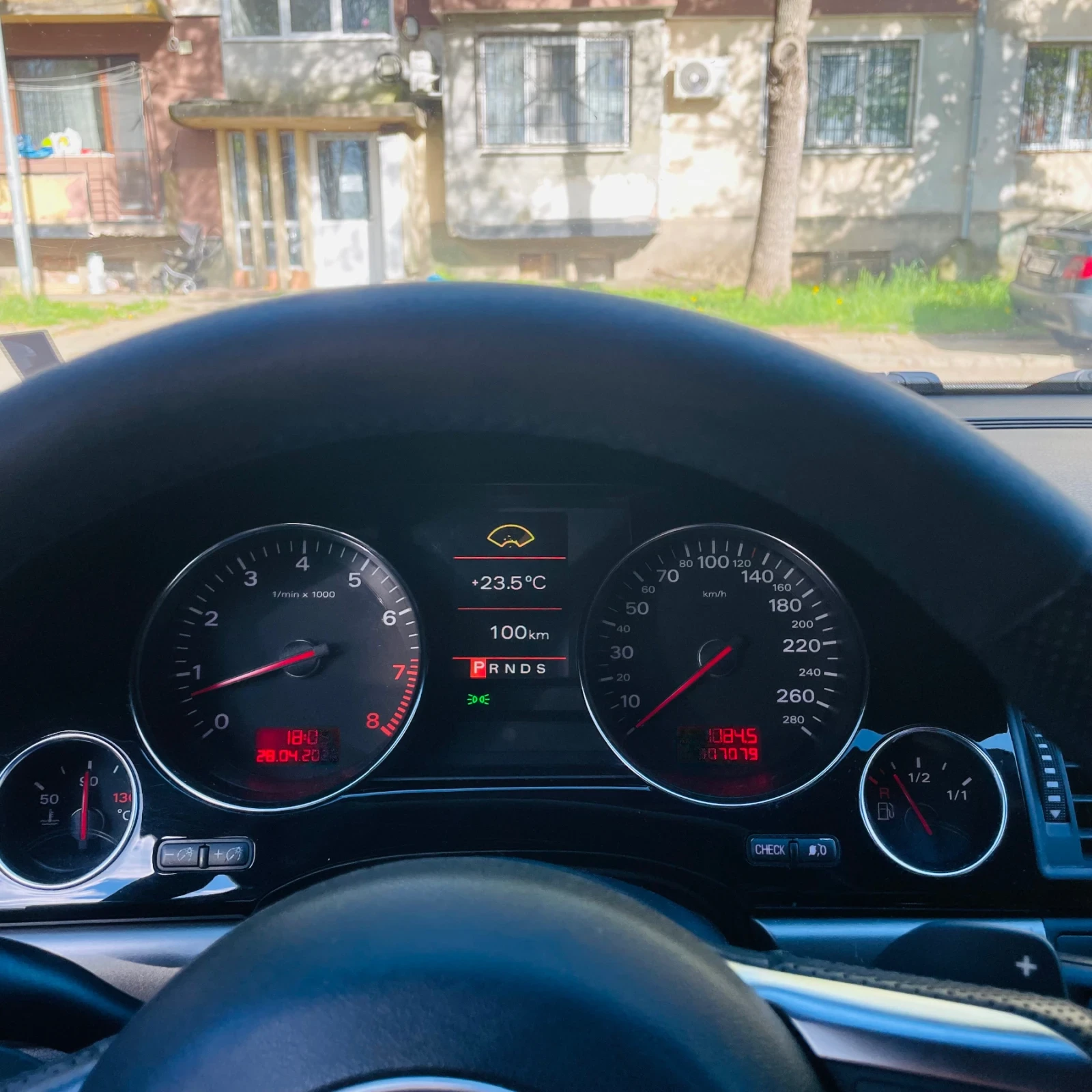 Audi A8, снимка 7 - Автомобили и джипове - 54346395