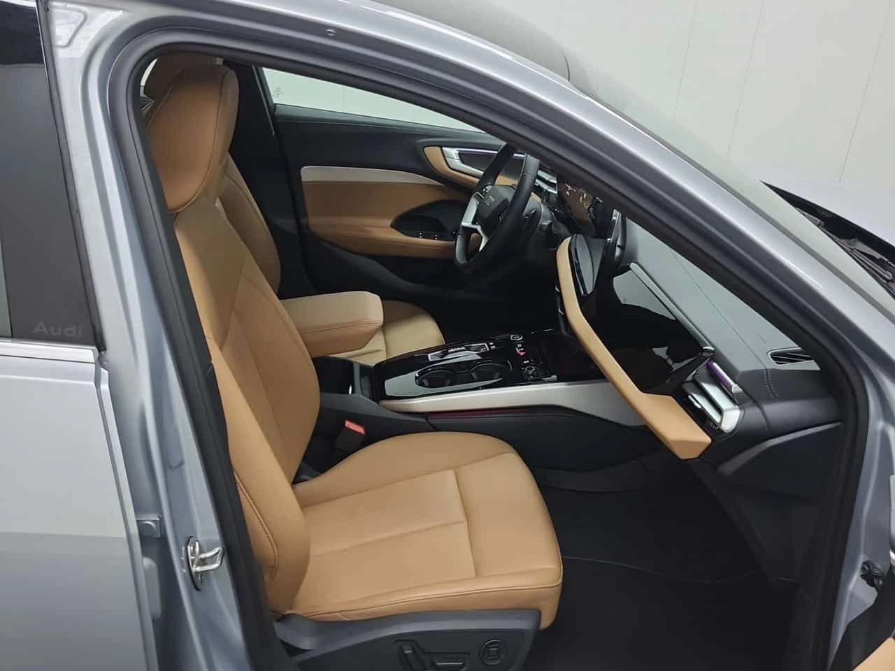 Audi A5 * Progressiv * 2 КЛЮЧА * АМБИЕНТНО * ПОДГРЕВ, снимка 17 - Автомобили и джипове - 54460398