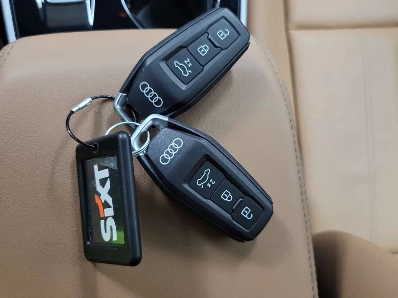 Audi A5 * Progressiv * 2 КЛЮЧА * АМБИЕНТНО * ПОДГРЕВ, снимка 9 - Автомобили и джипове - 54460398