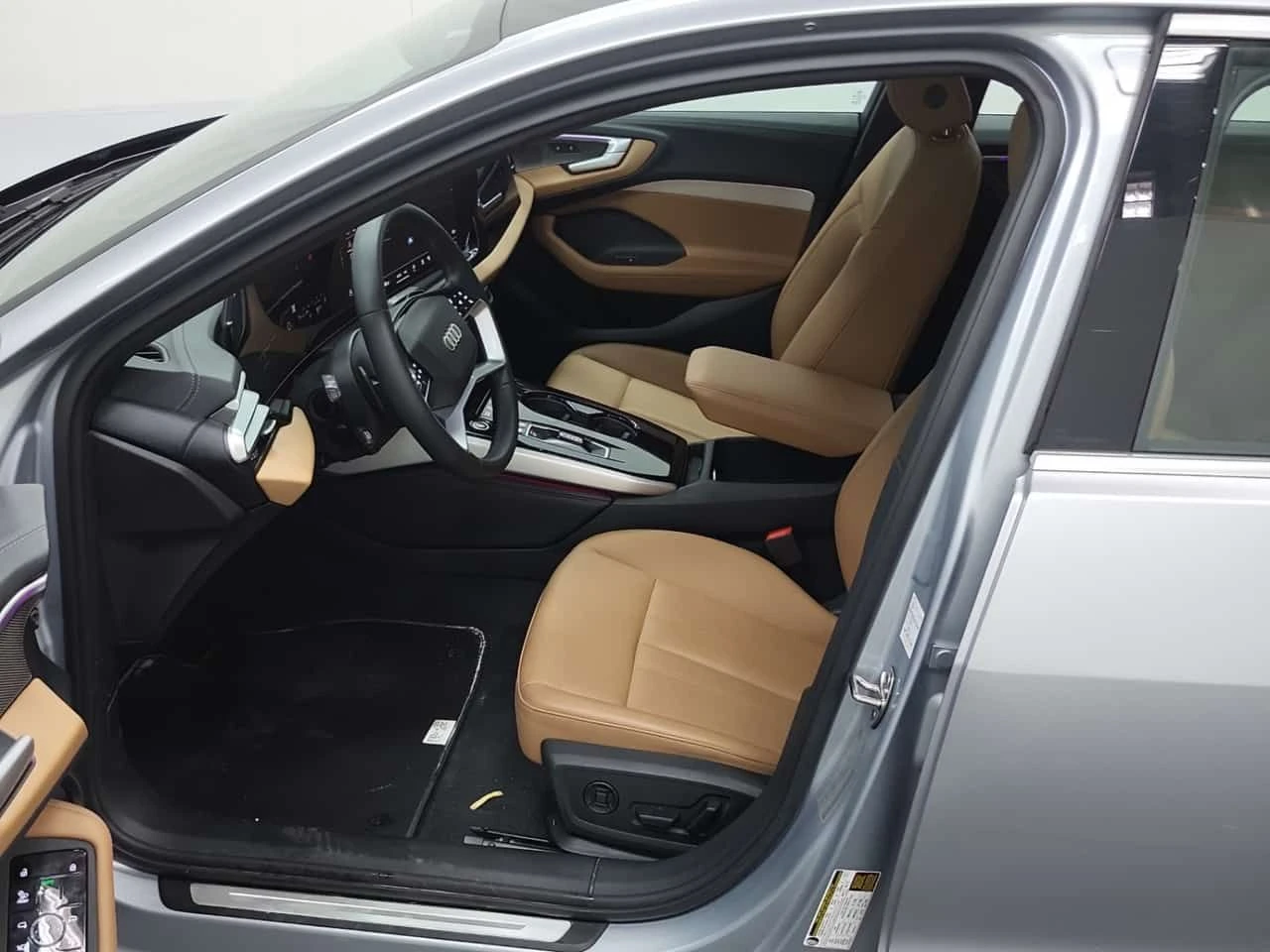 Audi A5 * Progressiv * 2 КЛЮЧА * АМБИЕНТНО * ПОДГРЕВ, снимка 5 - Автомобили и джипове - 54460398