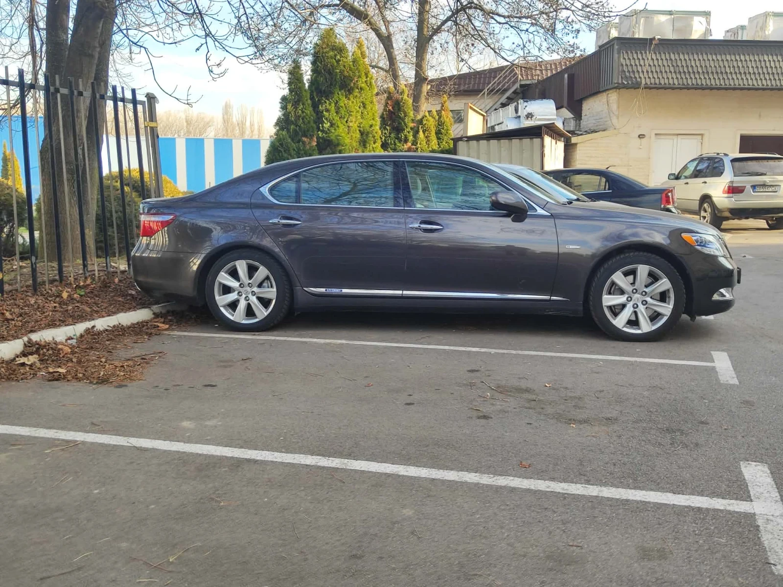Lexus LS 600
