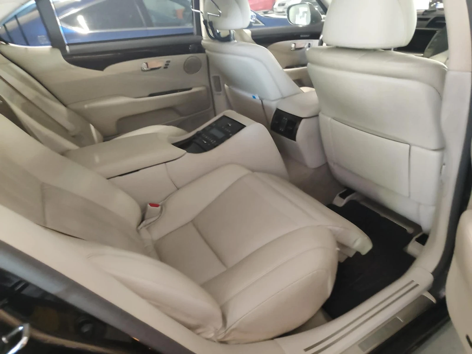 Lexus LS 600, снимка 13 - Автомобили и джипове - 54722910