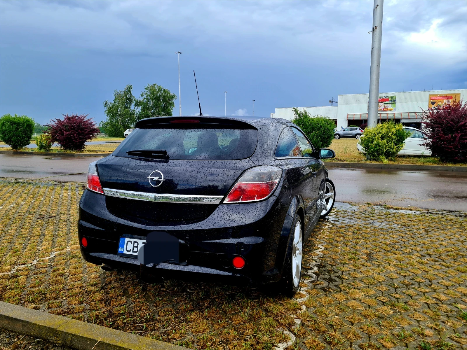 Opel Astra H GTC, снимка 3 - Автомобили и джипове - 54750251