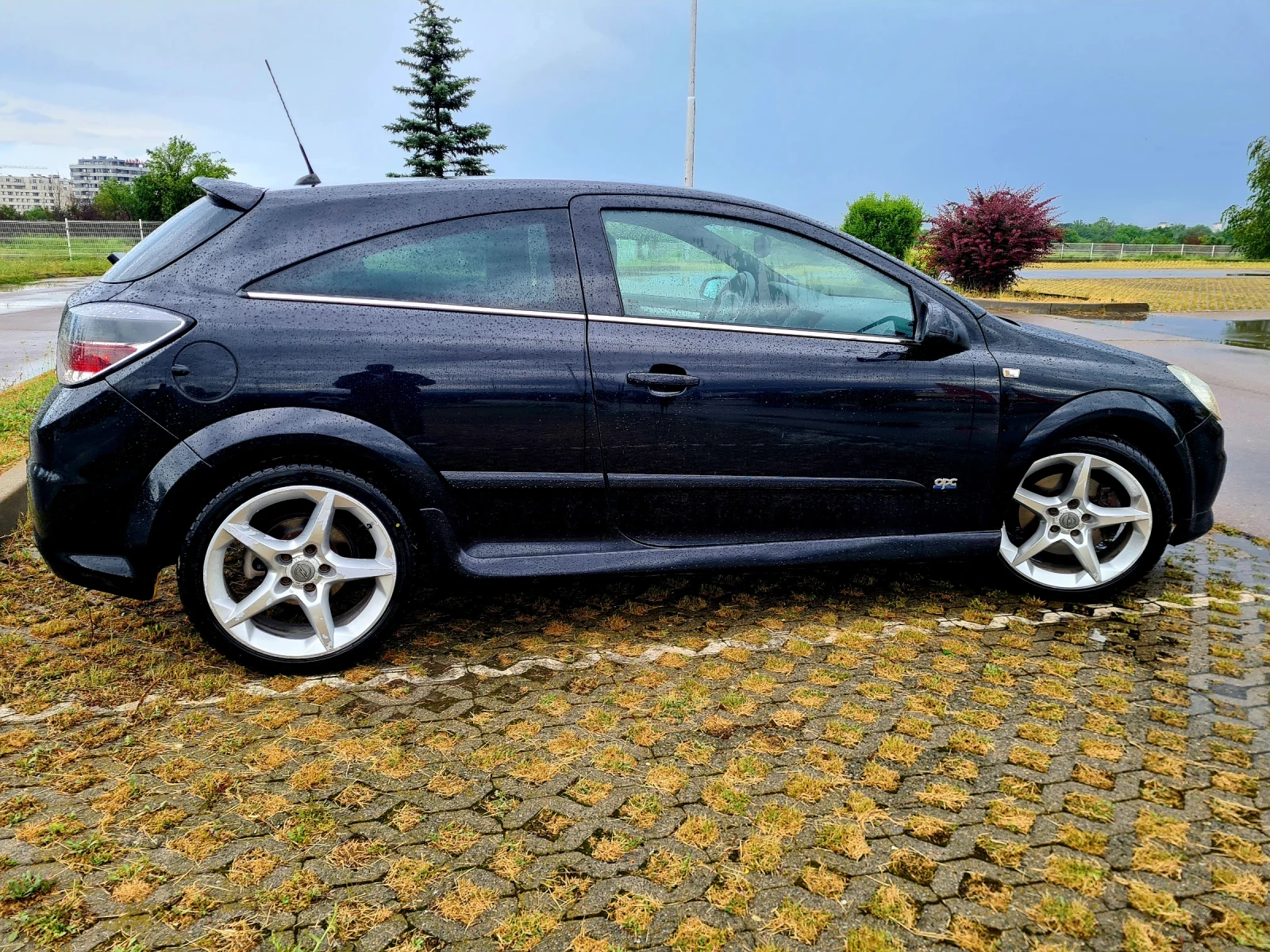 Opel Astra H GTC, снимка 2 - Автомобили и джипове - 54750251