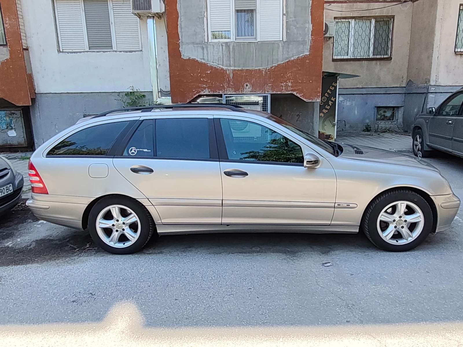 Mercedes-Benz C 220 W 203, снимка 8 - Автомобили и джипове - 55338451