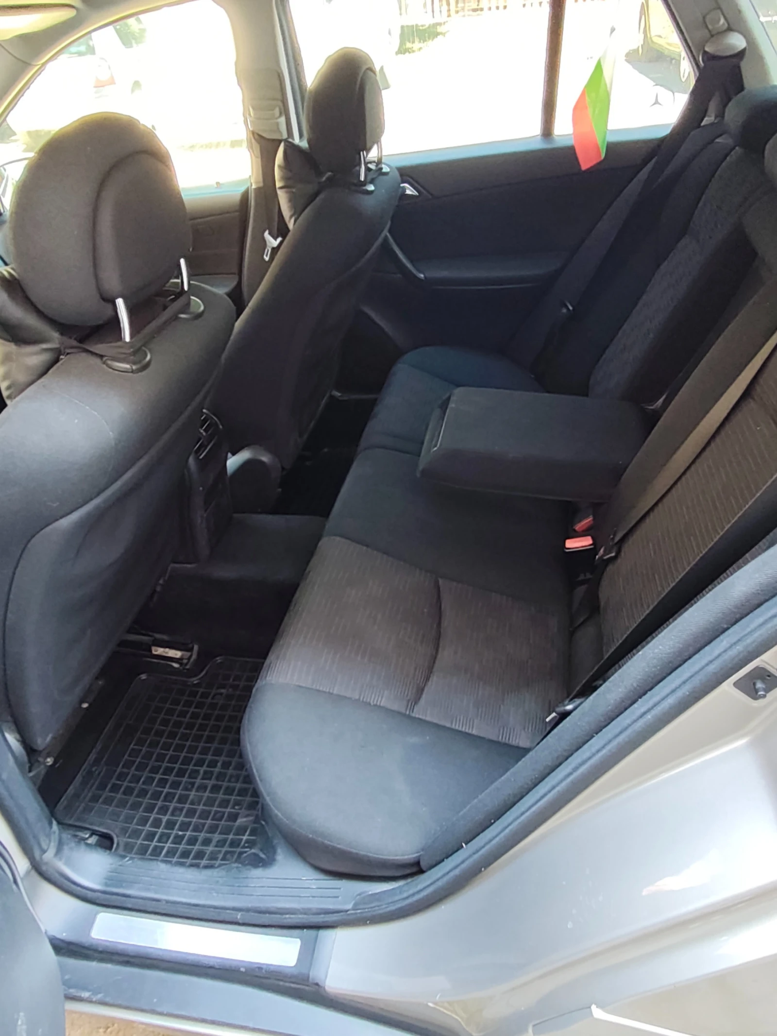 Mercedes-Benz C 220 W 203, снимка 11 - Автомобили и джипове - 55338451